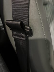 This is a latchplate stop on a seat belt, this is a loop-style.